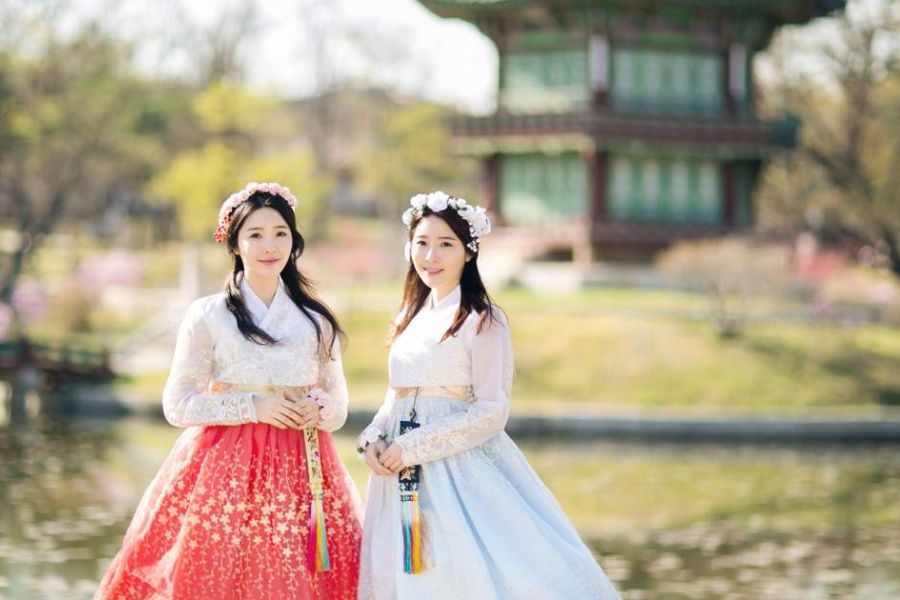 Trải nghiệm mặc Hanbok và chụp hình tại cung điện Gyeongbok